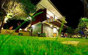 Green Hostel And Skatepark